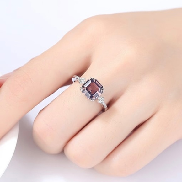 Solid Sterling Silver 2Ct Morganite Ring - Picture 4 of 5